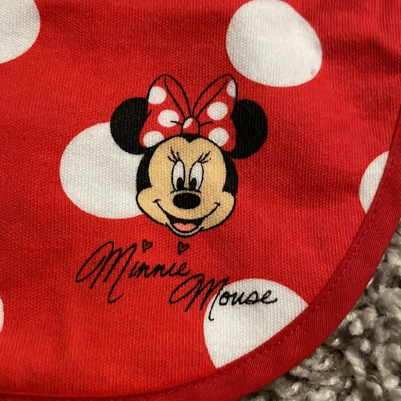 Cute Minnie Mouse Bib - Picture 2 of 5